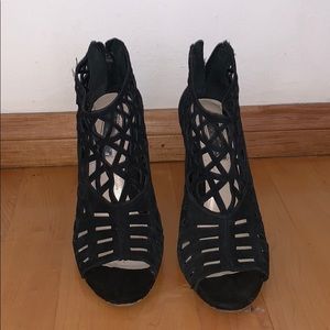 INC black pumps